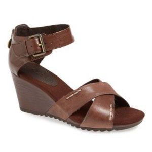 Geox Respira Genuine Leather Wedge